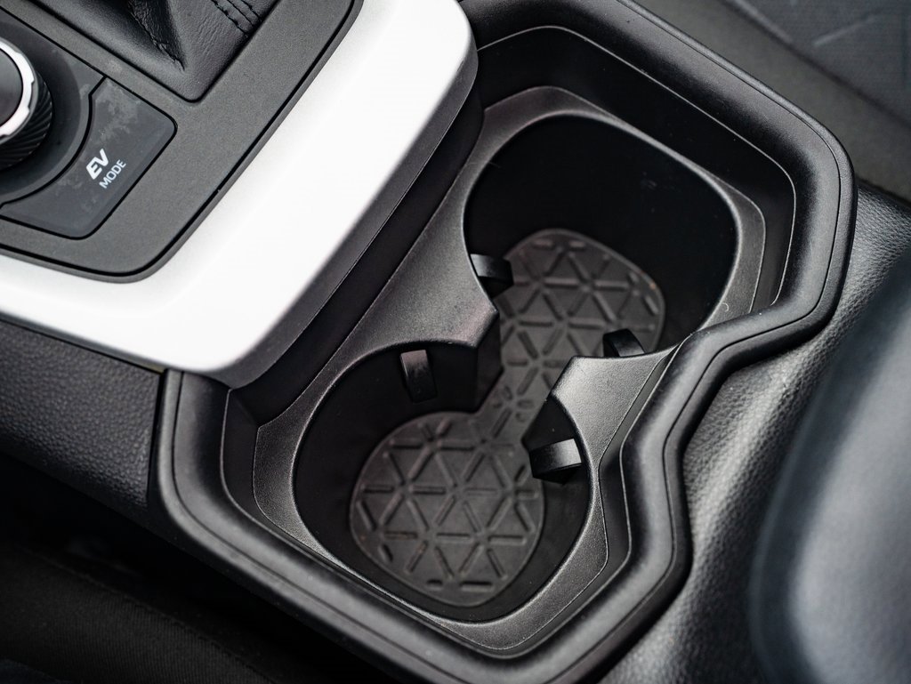 2021 Toyota RAV4 Hybrid XLE photo 33