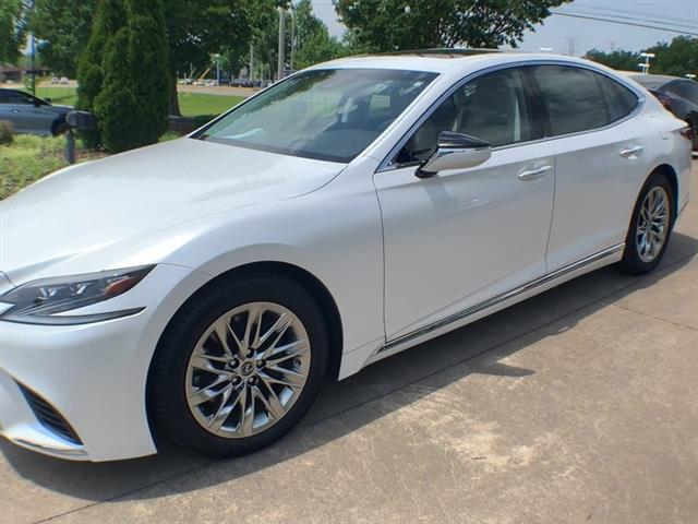 2019 Lexus LS 500 photo 4