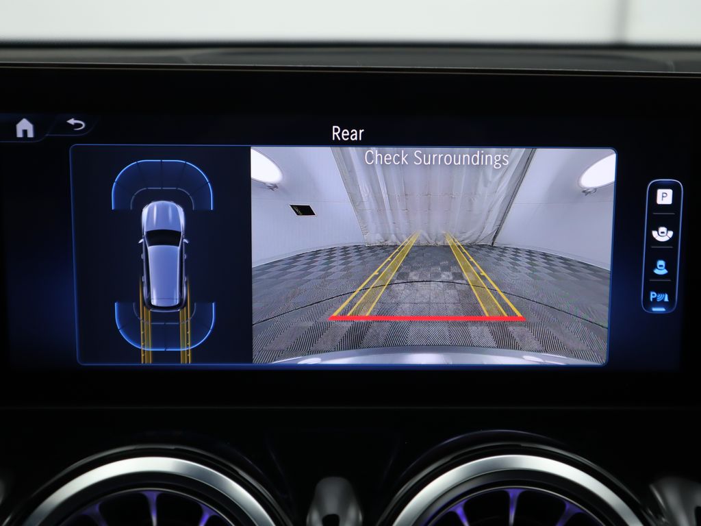 2025 Mercedes Benz GLB 250 photo 16