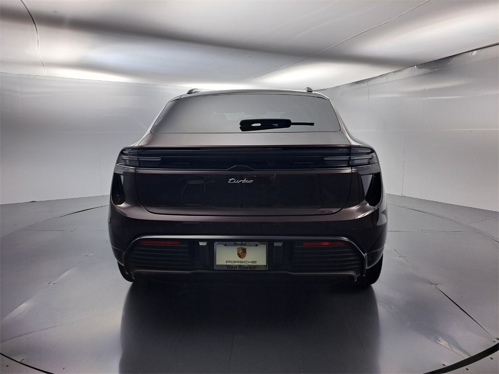2024 Porsche Macan Electric Turbo photo 6