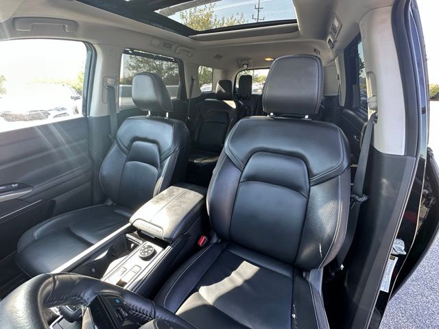 2022 Nissan Pathfinder SL photo 25