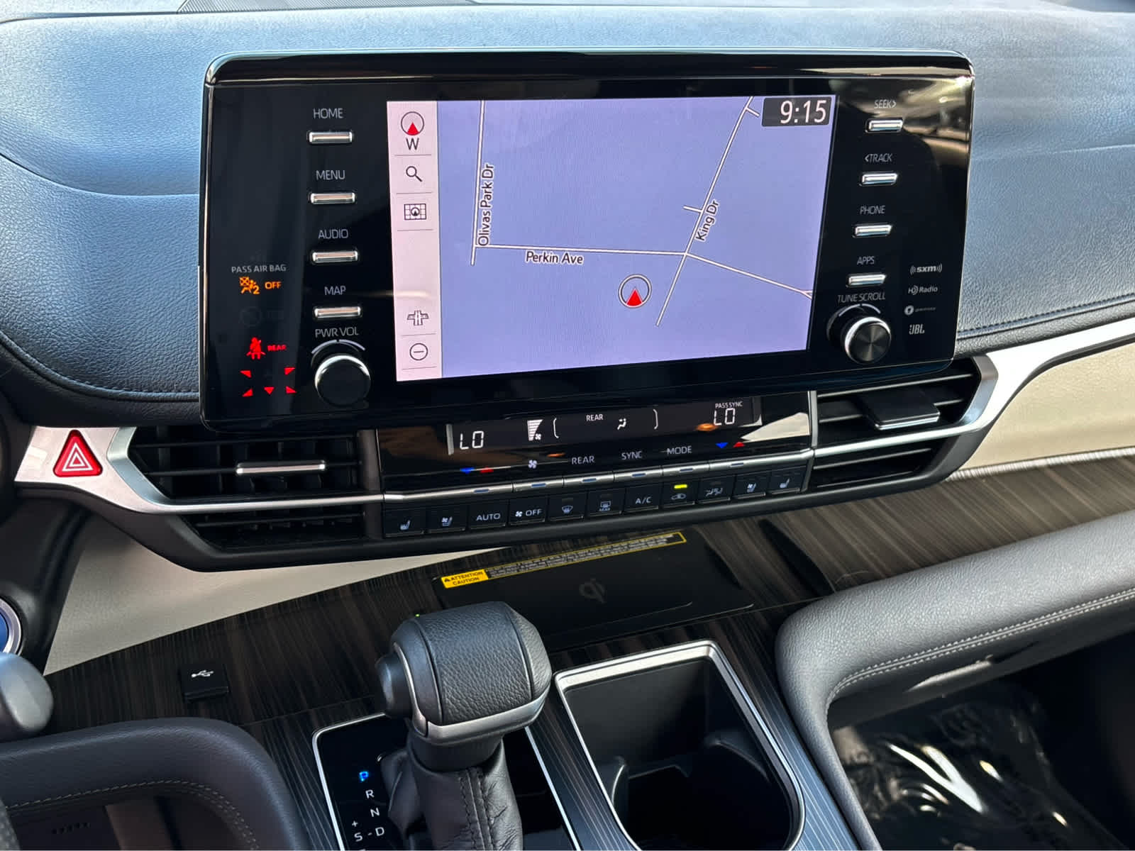 2022 Toyota Sienna Limited photo 11