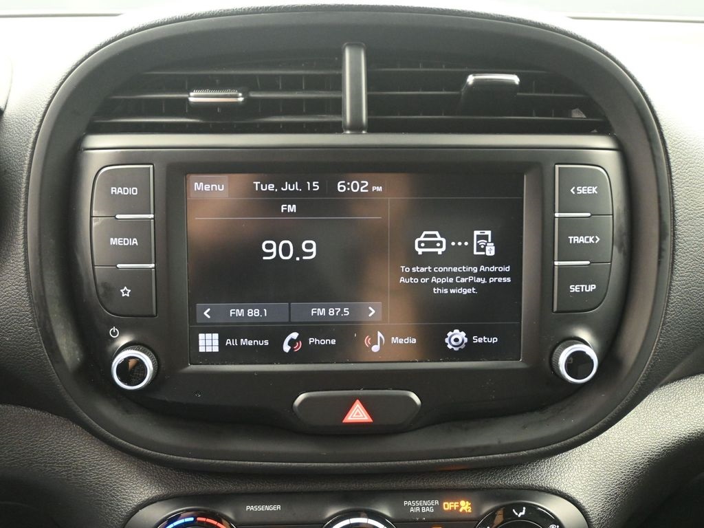 2023 Kia Soul LX photo 2