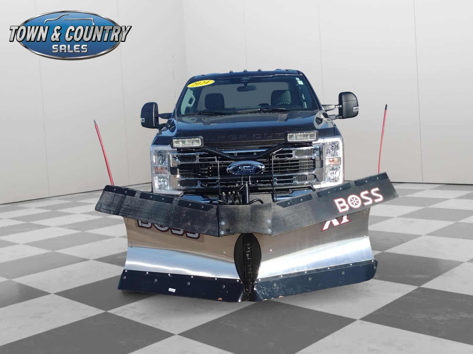 2024 Ford F-350 XLT photo 2