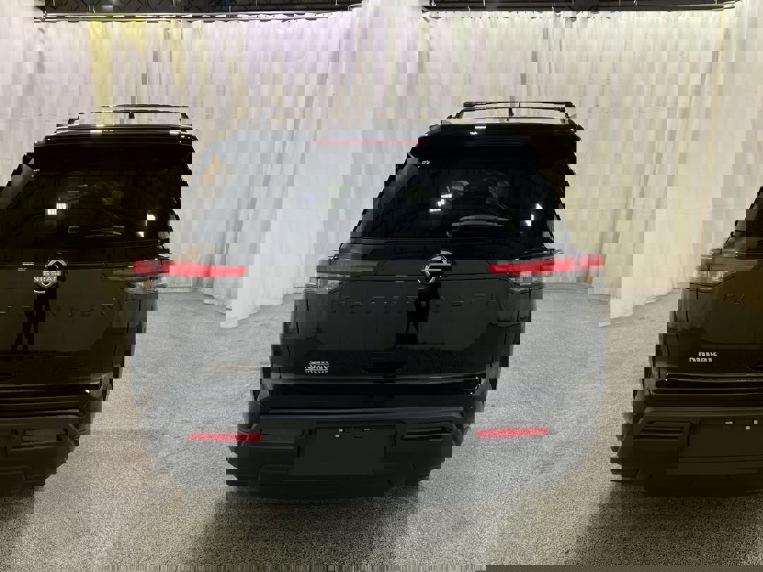 2025 Nissan Pathfinder SV photo 3