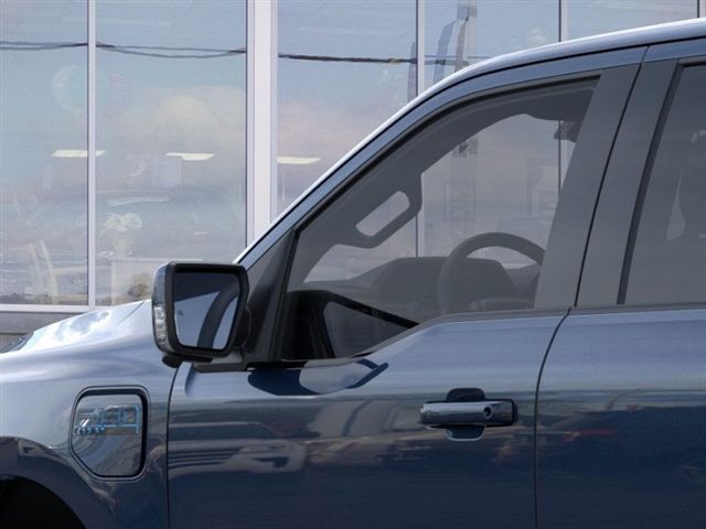 2025 Ford F-150 Lightning Lariat photo 19