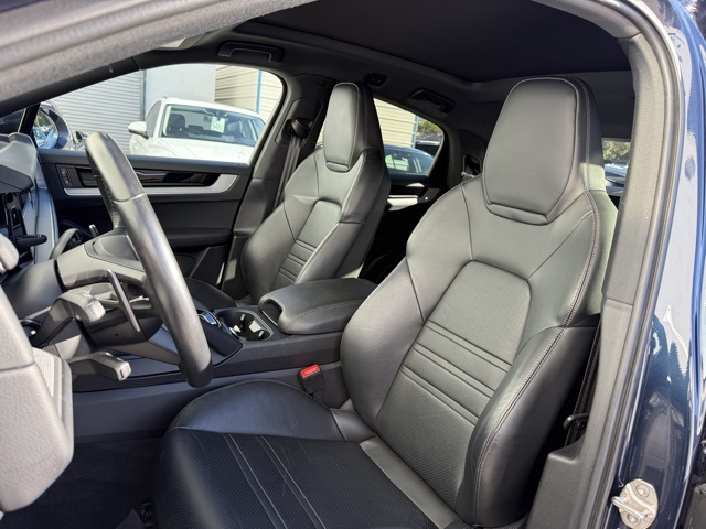 2024 Porsche Cayenne Coupe Base photo 5