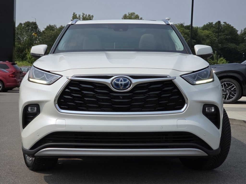 2021 Toyota Highlander Hybrid Platinum photo 3