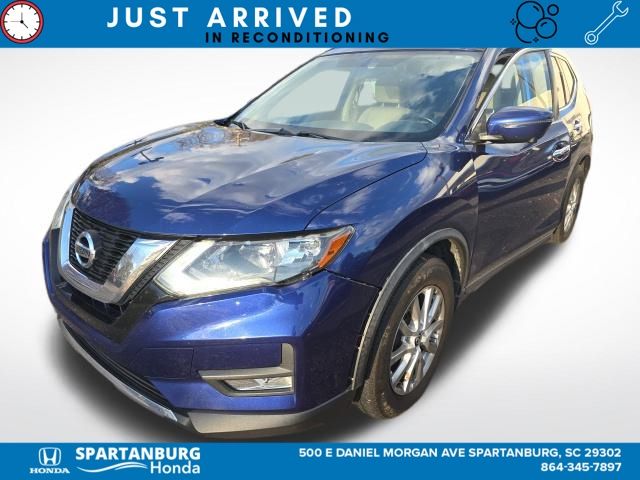 2017 Nissan Rogue SV's photo