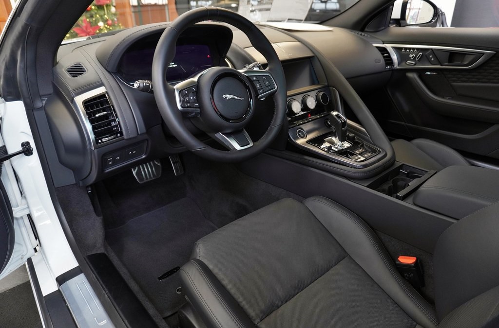 2024 JAGUAR F-TYPE - Image 9