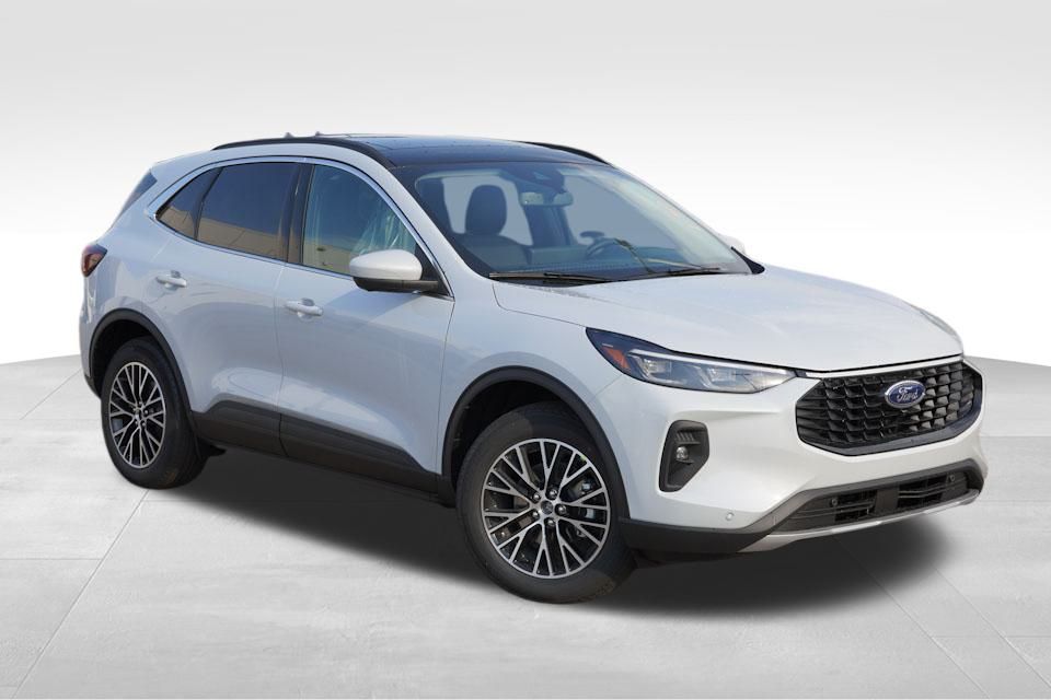 2025 Ford Escape PHEV's photo
