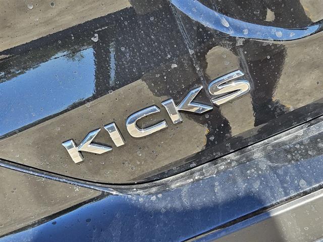 2025 Nissan Kicks Play S photo 9