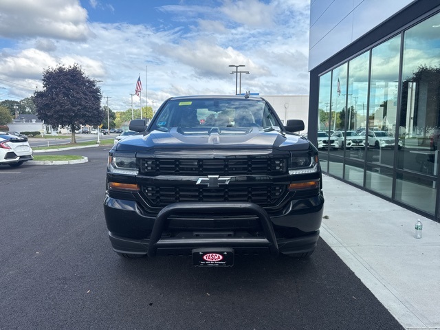 2017 Chevrolet Silverado 1500 Custom photo 6