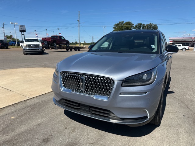 2022 Lincoln Corsair Standard photo 2
