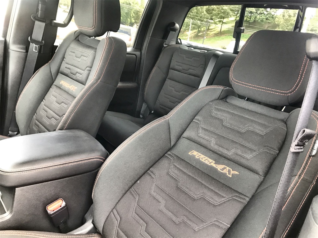 2023 Nissan Frontier PRO-4X photo 11
