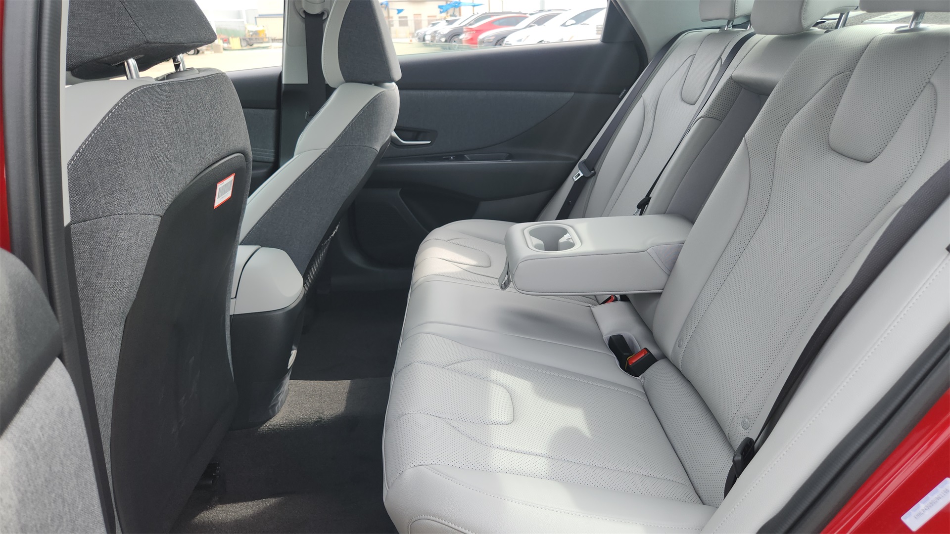 2025 Hyundai Elantra Limited photo 26