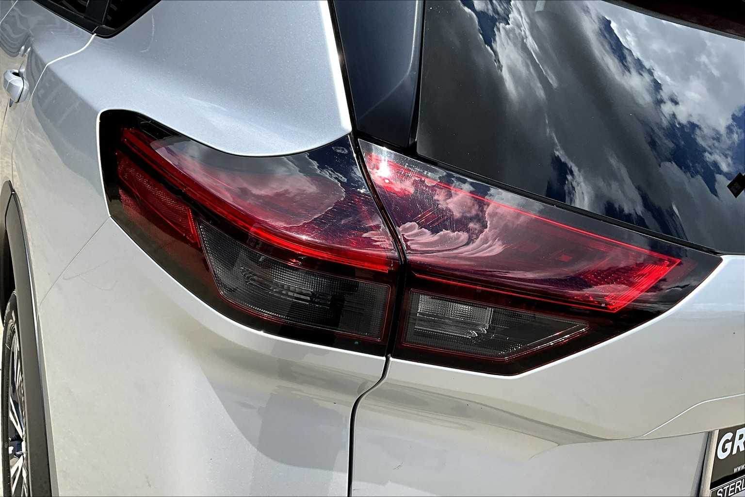 2023 Nissan Rogue SV photo 26