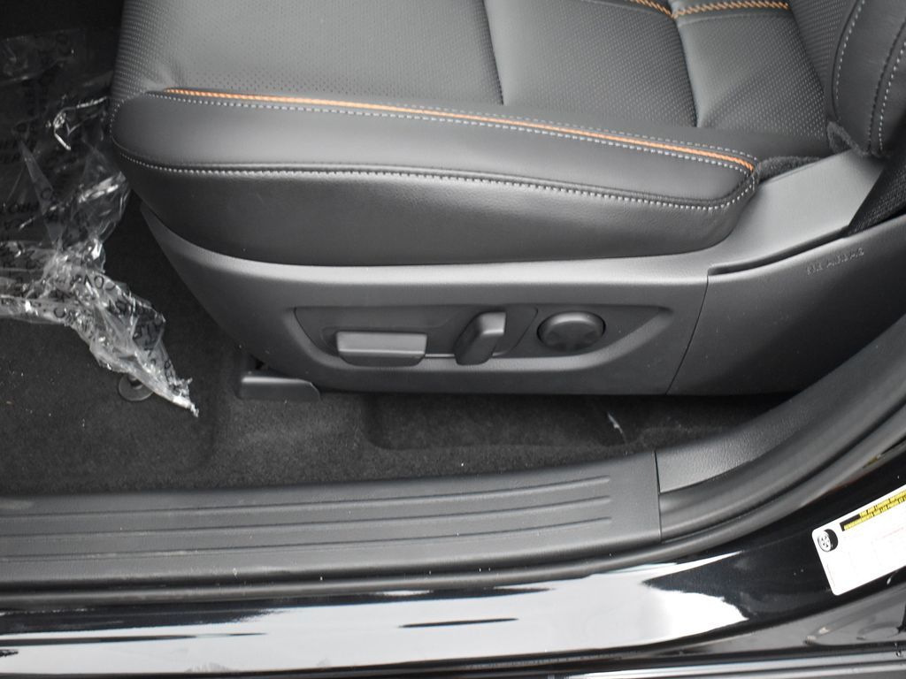 2025 Mazda CX-50 Premium photo 8
