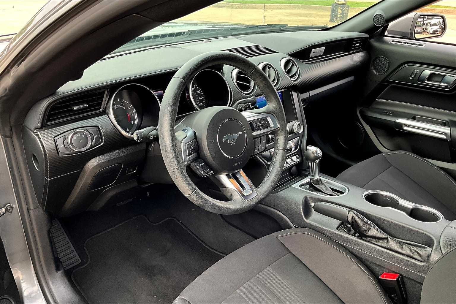 2021 Ford Mustang EcoBoost photo 16