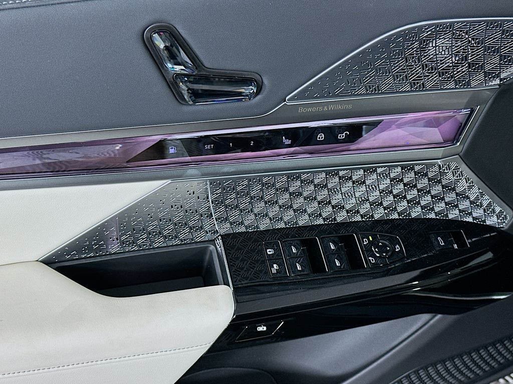 2026 Bmw 750e photo 20