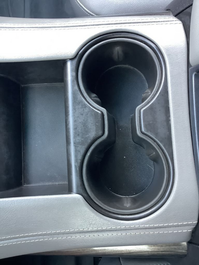 2019 Chevrolet Suburban LT photo 22