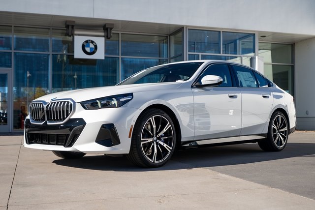 2026 BMW 5 Series 530i's photo