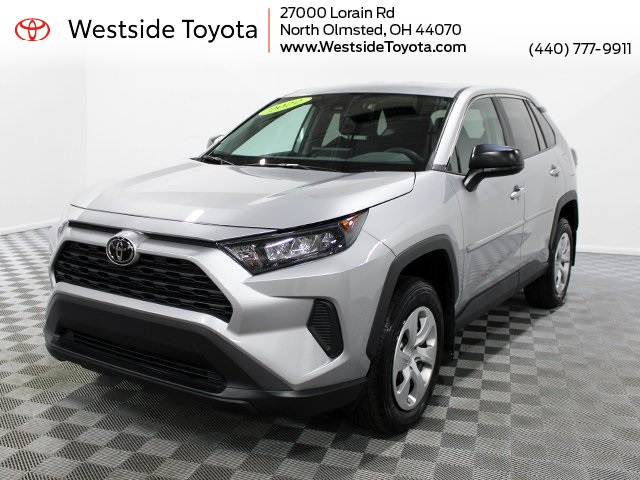 2022 Toyota RAV4 LE's photo
