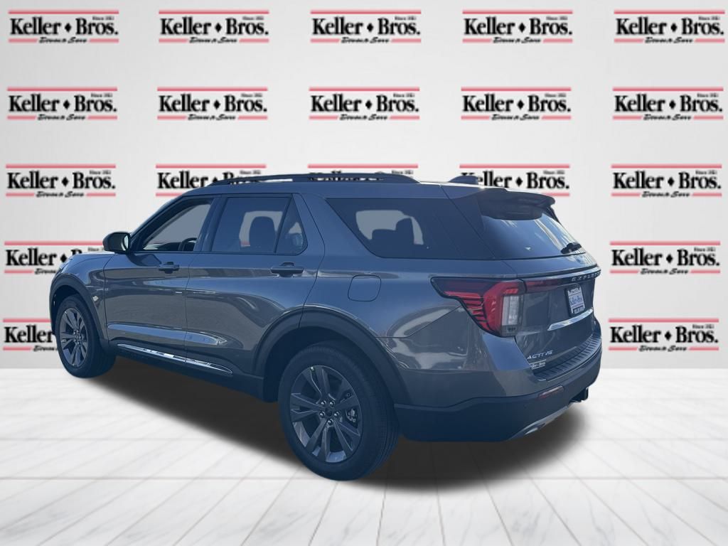 2025 Ford Explorer photo 4
