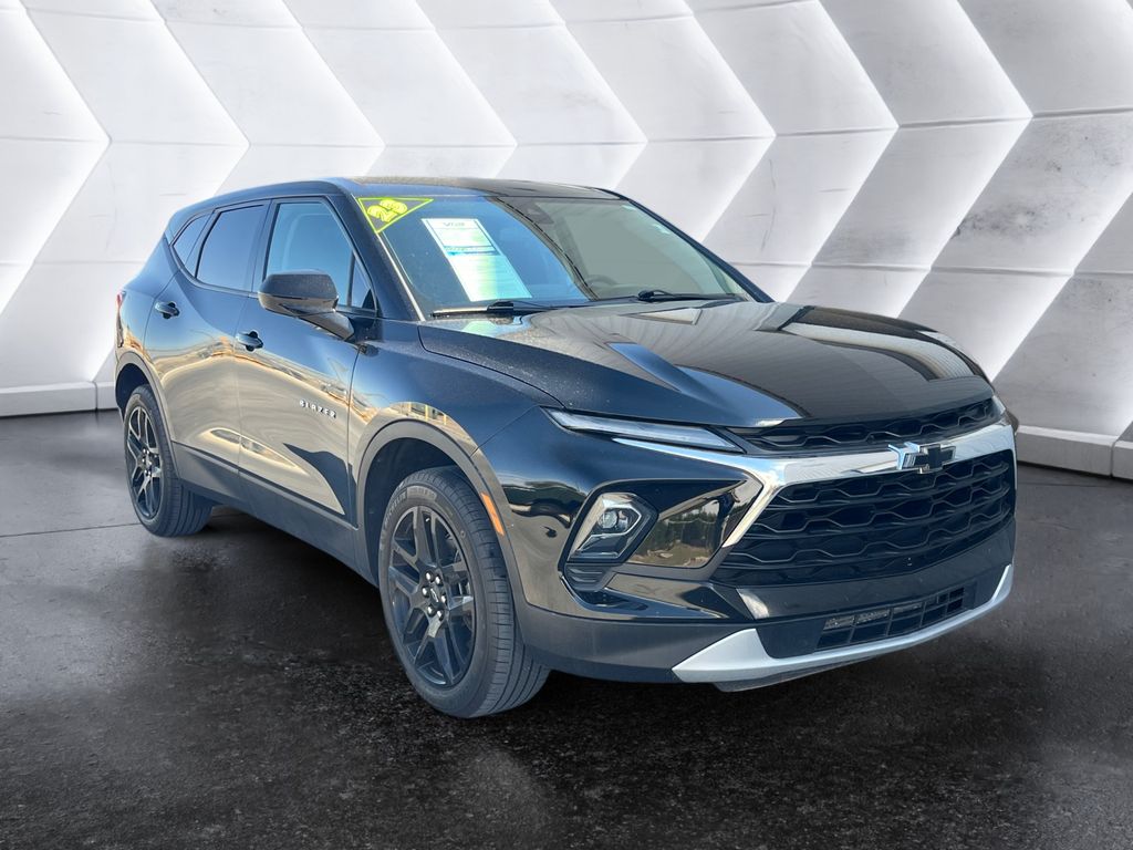 2023 Chevrolet Blazer 2LT photo 3