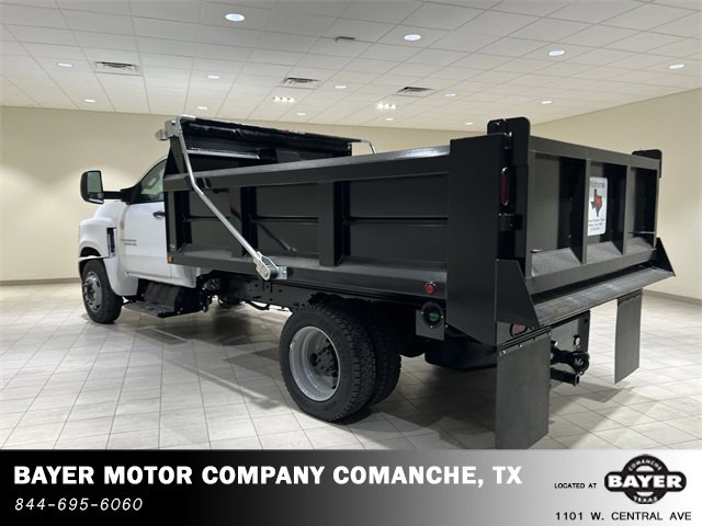2023 Chevrolet Silverado 6500HD Work Truck photo 2