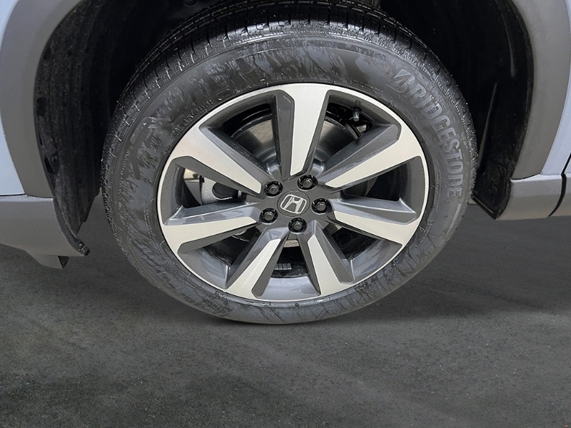 2025 Honda Pilot Touring photo 9