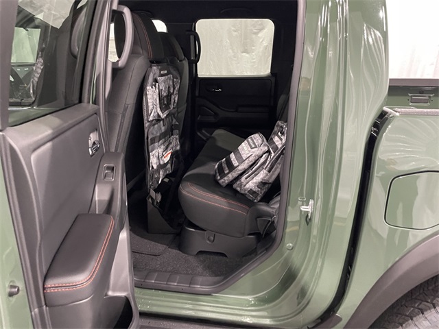 2025 Nissan Frontier PRO-4X photo 10