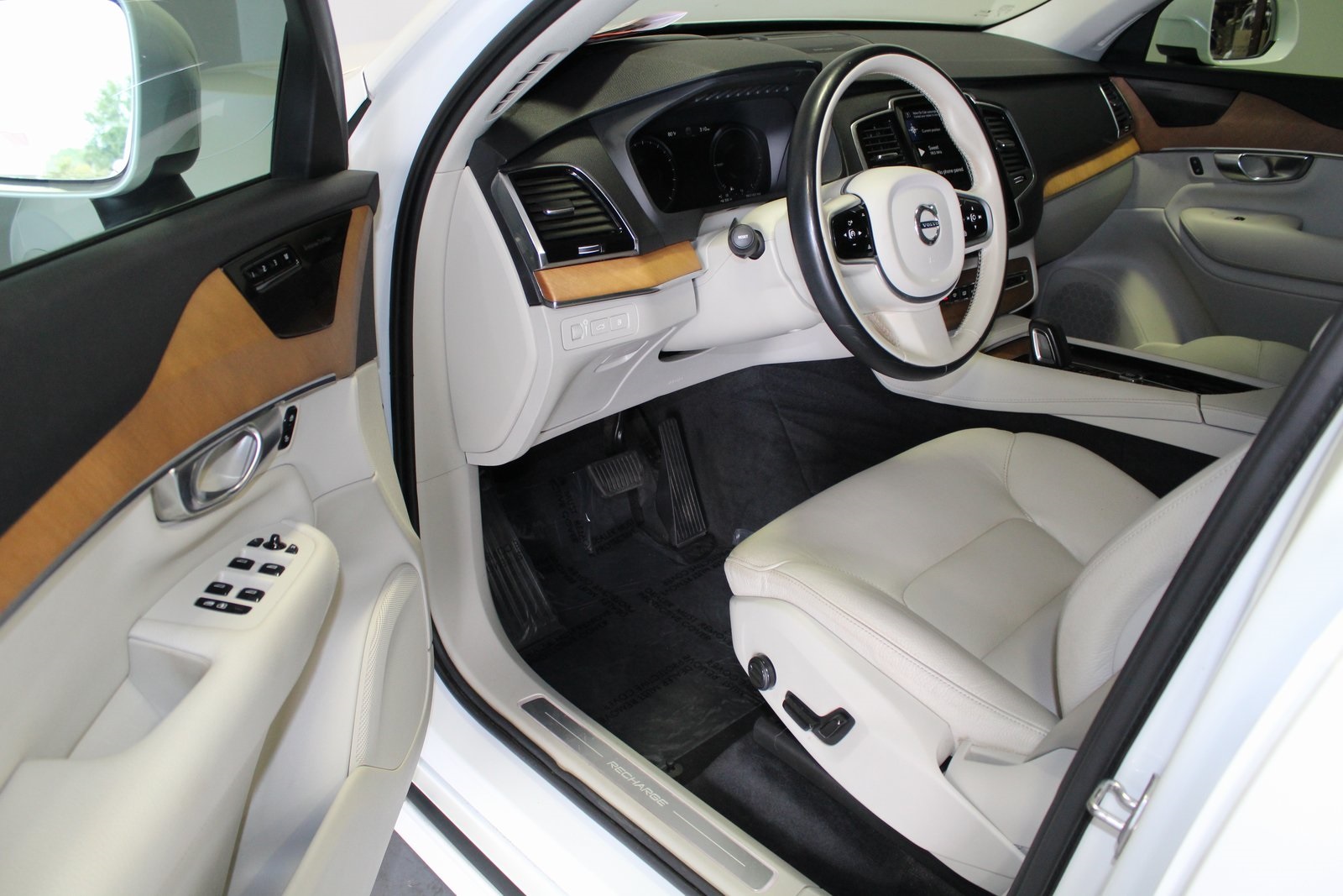 2021 Volvo XC90 Recharge T8 Inscription Expression photo 9