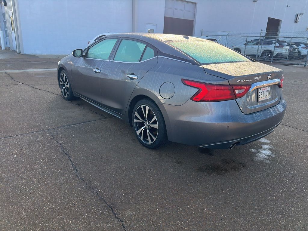 2018 Nissan Maxima SV photo 3