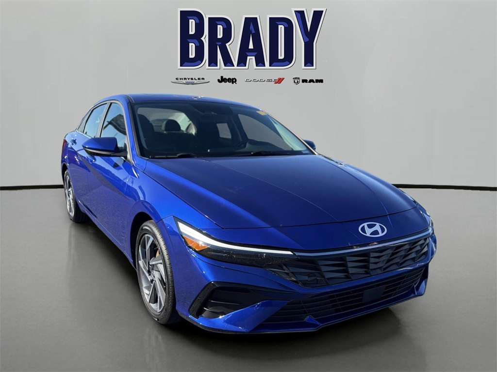 2025 Hyundai Elantra SEL's photo