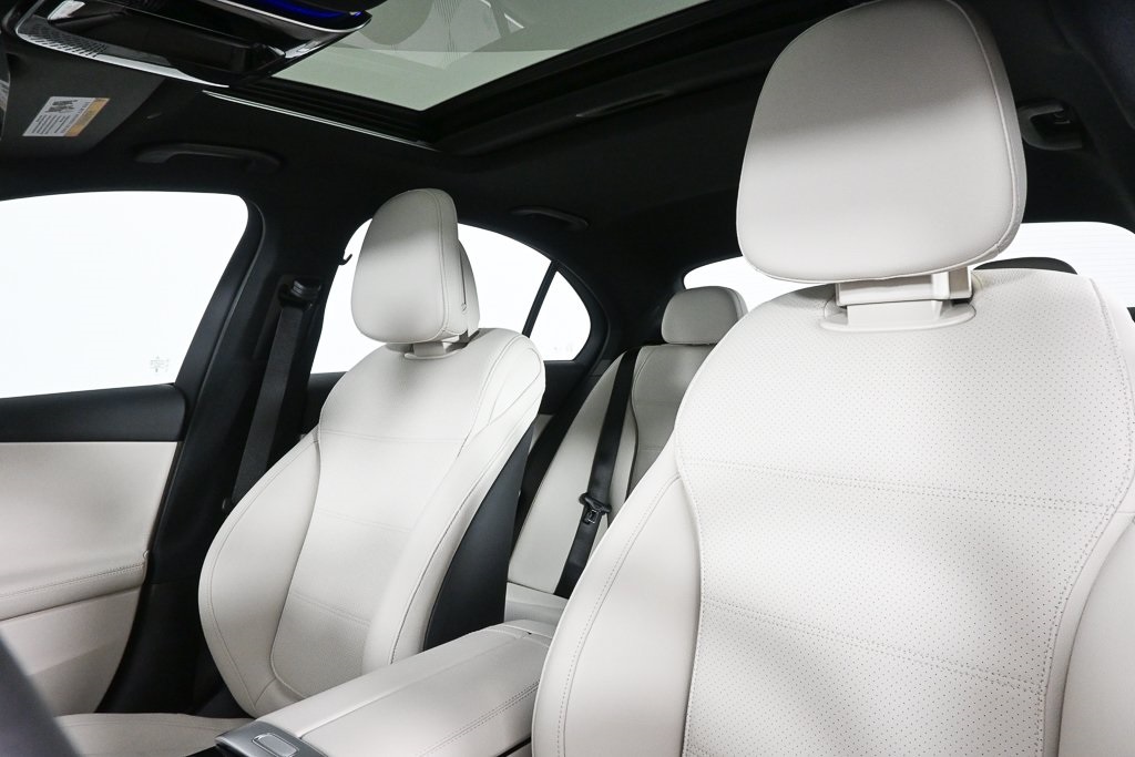 2025 Mercedes Benz C 300 photo 3