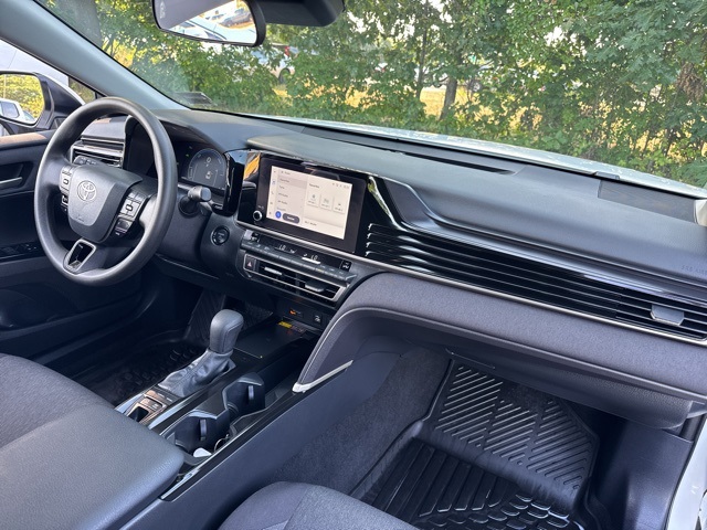 2025 Toyota Camry LE photo 17