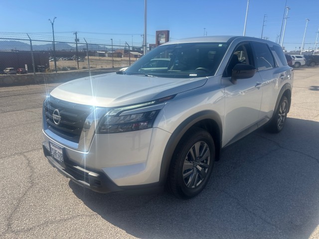 2025 Nissan Pathfinder S