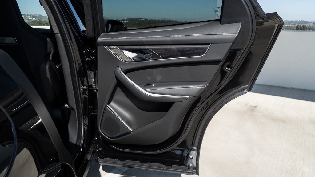 2025 Jaguar F-PACE P250 R-Dynamic S photo 19
