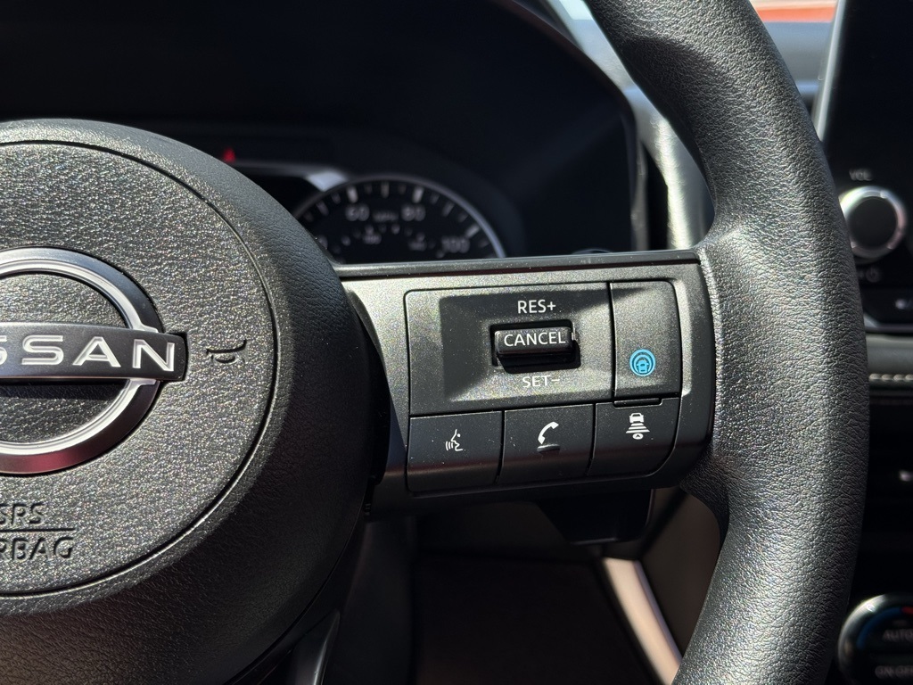 2024 Nissan Rogue SV photo 16