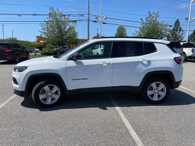 2022 Jeep Compass Latitude photo 4