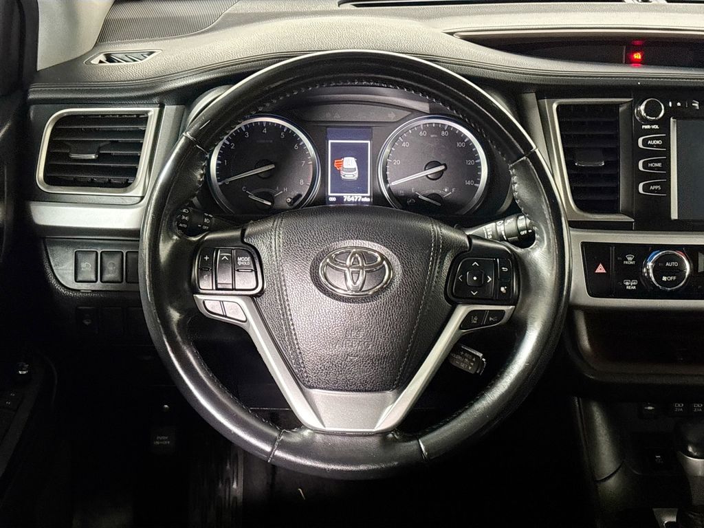 2019 Toyota Highlander XLE photo 11