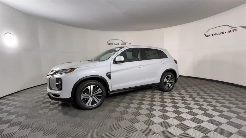 2025 Mitsubishi Outlander Sport ES photo 4