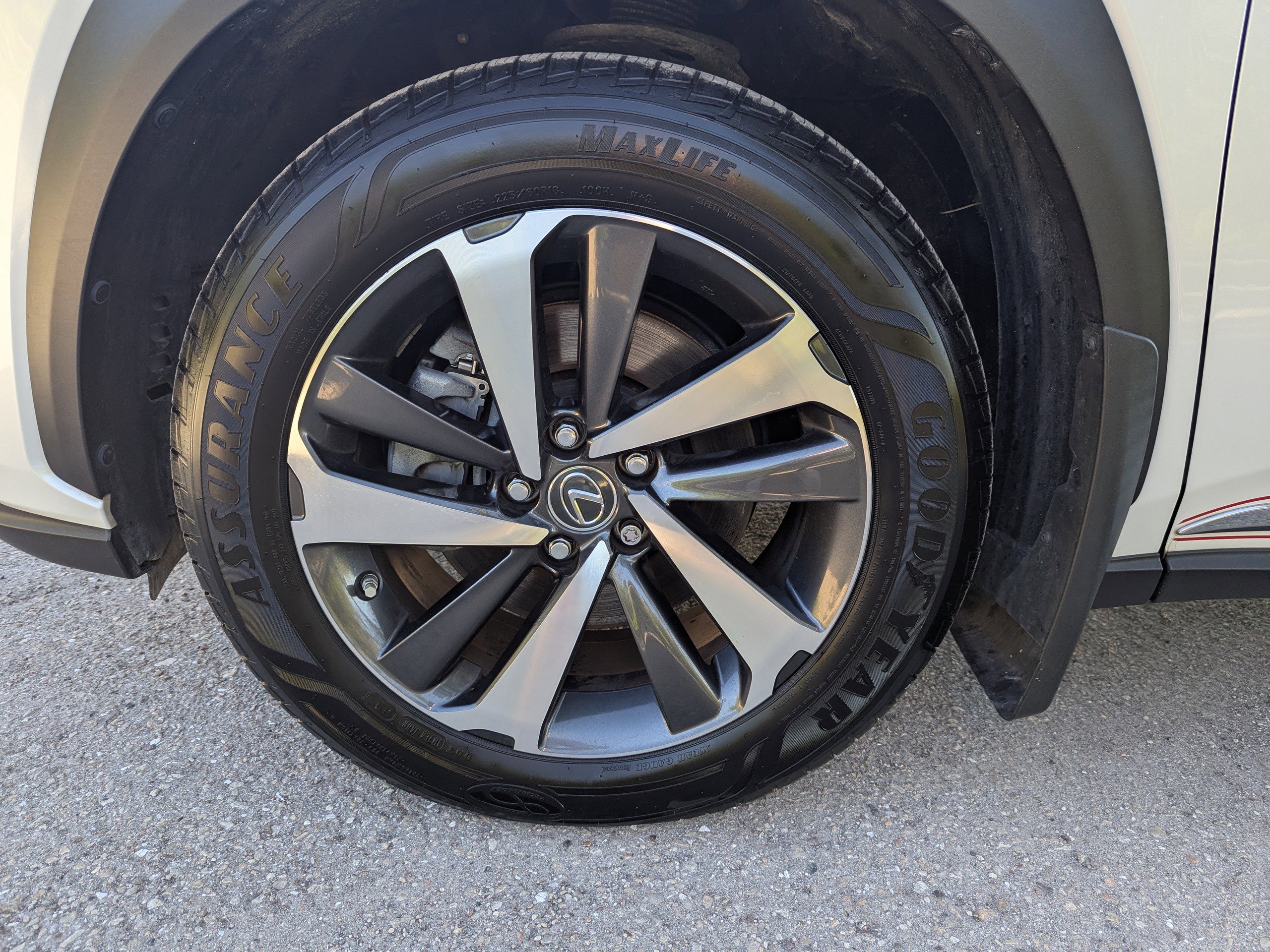 2018 Lexus NX 300h Luxury photo 38