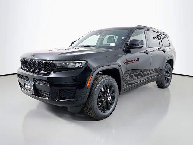 2025 Jeep Grand Cherokee Laredo Altitude photo 3