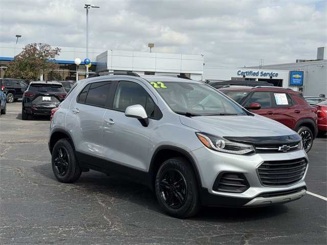 2022 Chevrolet Trax LT photo 2