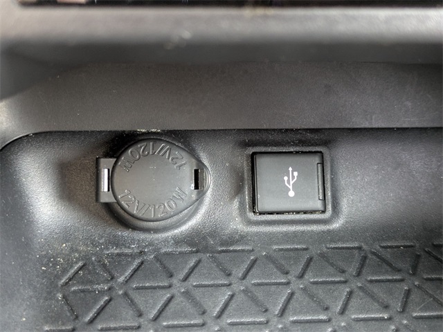 2020 Toyota RAV4 XLE photo 20