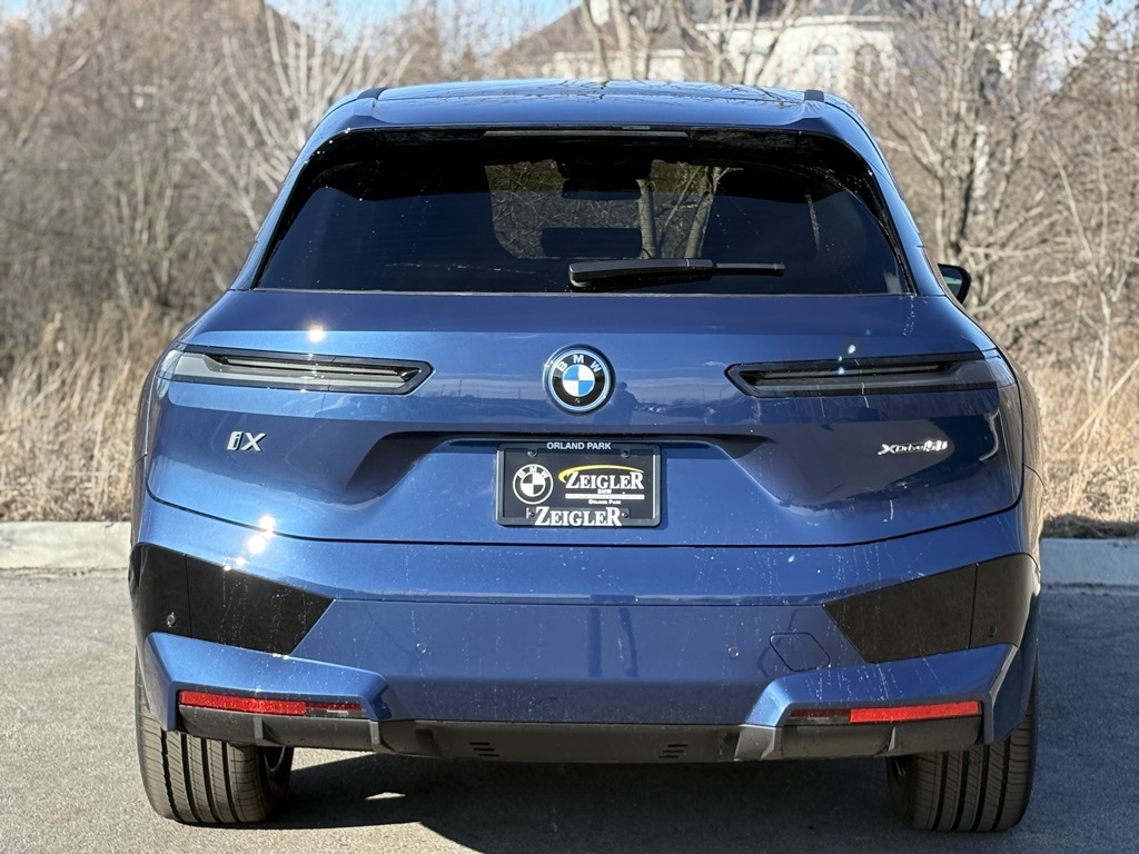 2025 Bmw iX photo 3