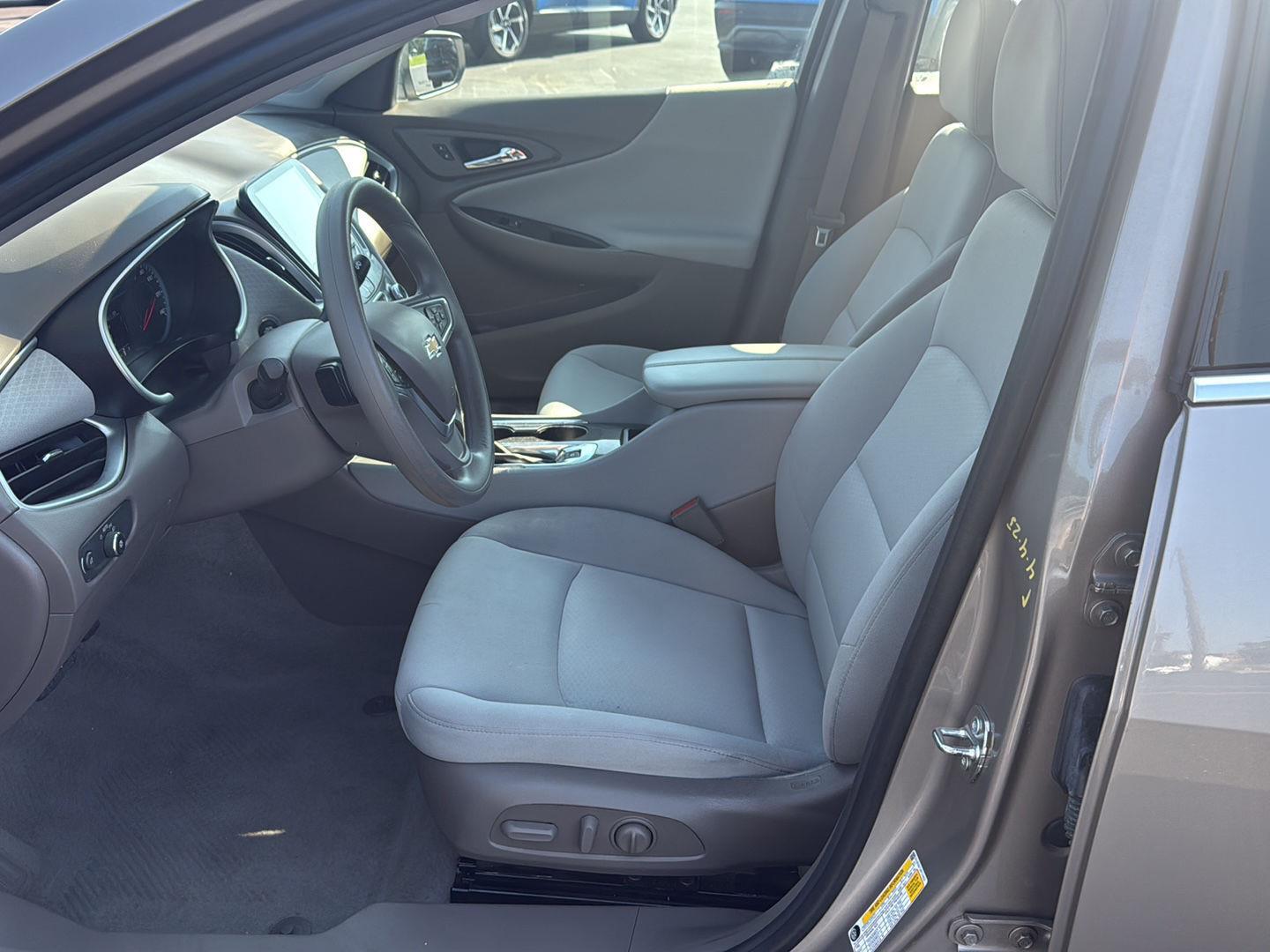 2023 Chevrolet Malibu 1LT photo 9
