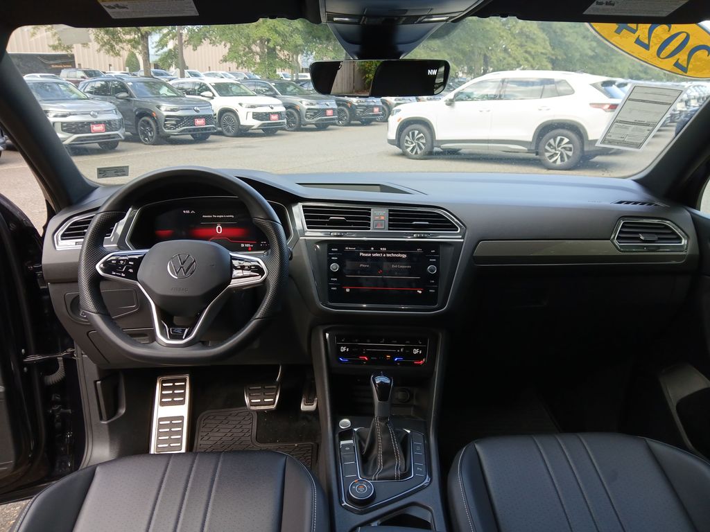 2024 Volkswagen Tiguan SE R-Line Black photo 11